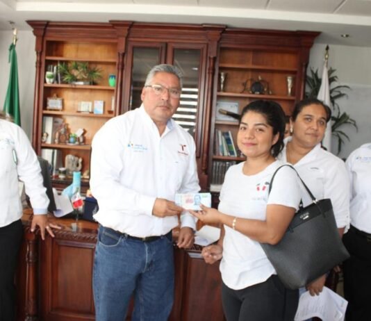Premia Melchor a ganadores de concursos de Dia de Muertos