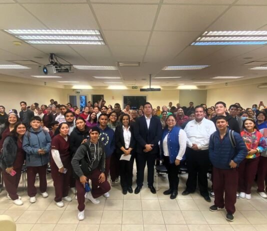 Imparte UAT talleres de educación financiera para estudiantes