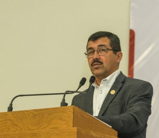 Presenta Dámaso Anaya proyectos académicos de la UAT en Nuevo Laredo