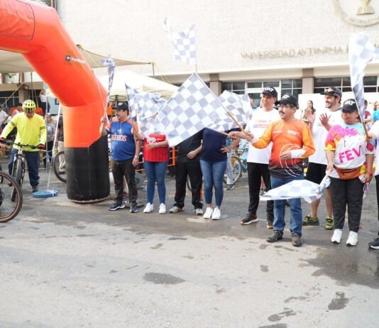 Celebra la UAT con gran éxito rodada deportiva familiar