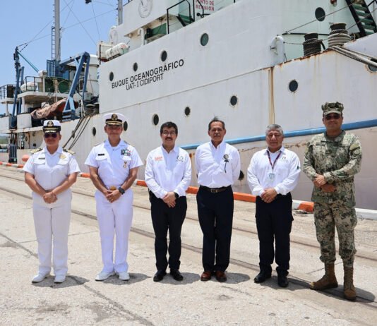 Entrega Marina buque a la UAT