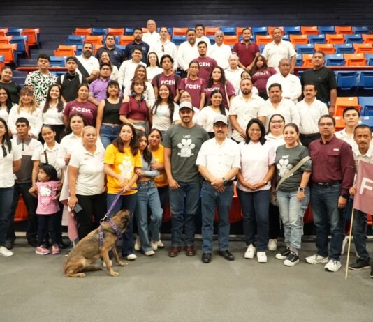 Entrega la UAT en adopción a héroes caninos