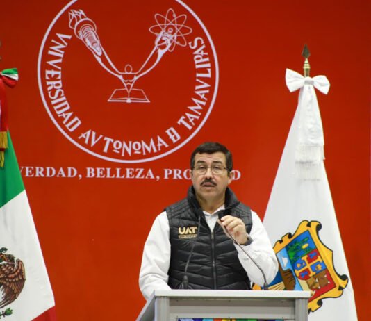 Dámaso Anaya da inicio en Tampico al ciclo escolar de la UAT