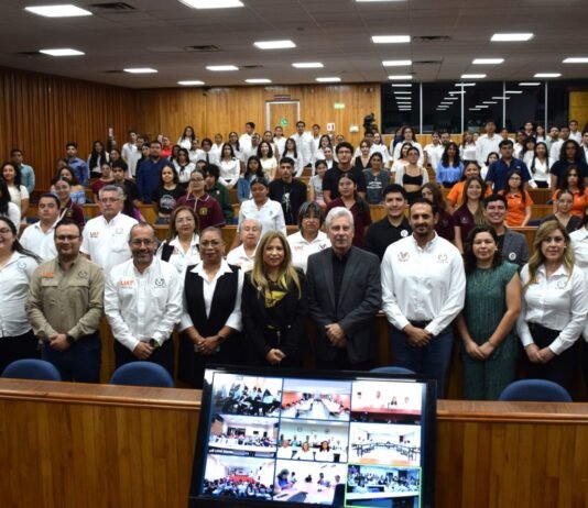 Entrega la UAT becas de excelencia y labor humanista a sus estudiantes