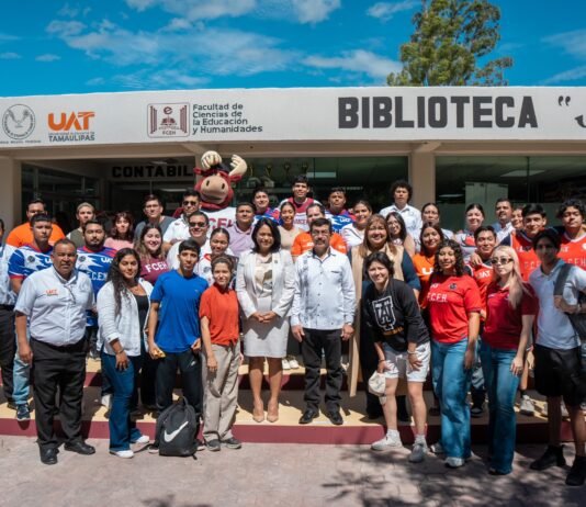 Entrega rector equipamiento en la Facultad de Ciencias de la Educación y Humanidades