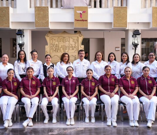 Rector de la UAT reconoce labor humanista de enfermeras y enfermeros