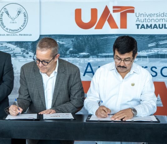 Fortalece la UAT y Banco Santander apoyo a la educación superior