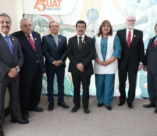 Toman protesta nuevos integrantes del Patronato de la UAT