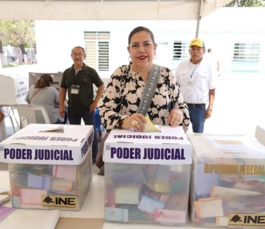 Emite Patty Chío voto en elección del Poder Judicial