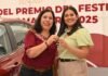 Entrega Patty Chío Automóvil a maestra Ganadora de rifa