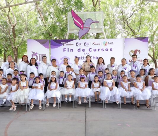 Amadrina Patty Chío generación de los CAIC