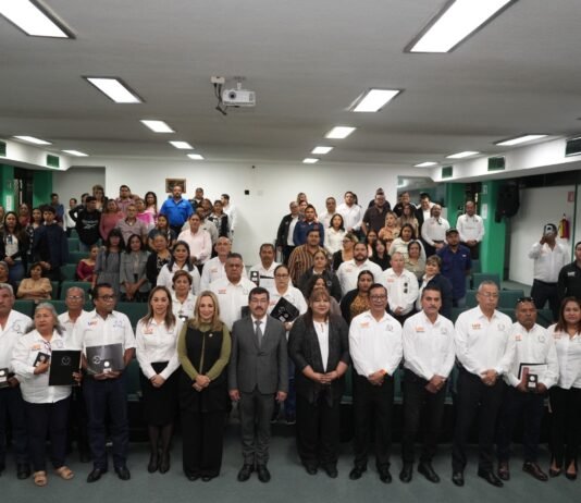 Preside rector homenaje al personal jubilado del SUTUAT