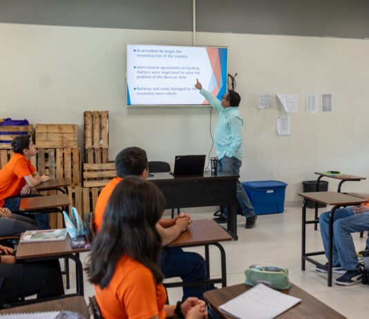 Impulsa la UAT formación bilingüe en la Preparatoria No. 3