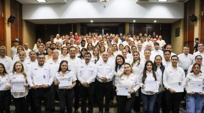 Forma UAT a estudiantes con más competencias para el mercado laboral