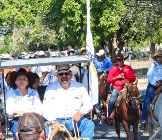 Cabalgata del 275 Aniversario de Xicoténcatl reúne a familias y jinetes en ambiente de tradición