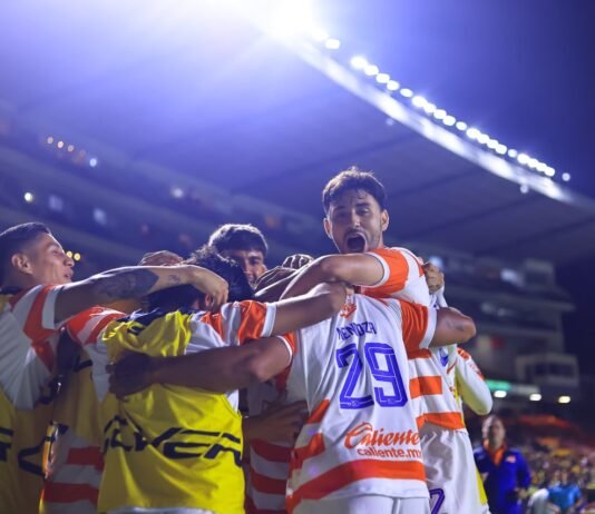 Golea Correcaminos a Morelia y amanecerá como líder