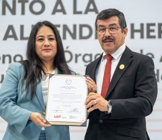 Reconoce UAT trayectoria judicial de su distinguida egresada Xóchitl Almendra Hernández Torres